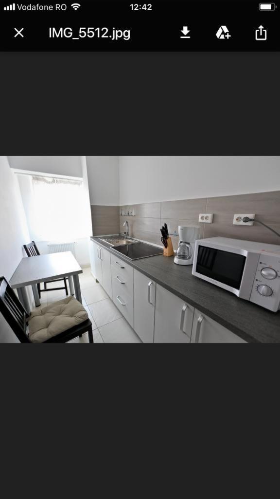 Alba Iulia Square - Apartments And Studios Букурещ Екстериор снимка