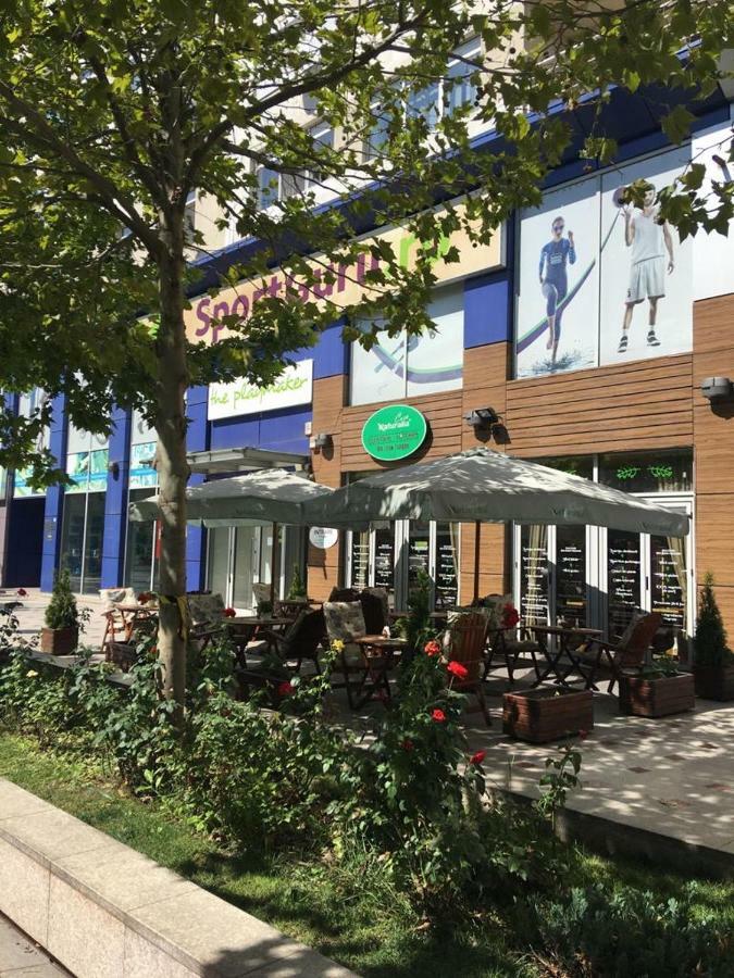 Alba Iulia Square - Apartments And Studios Букурещ Екстериор снимка