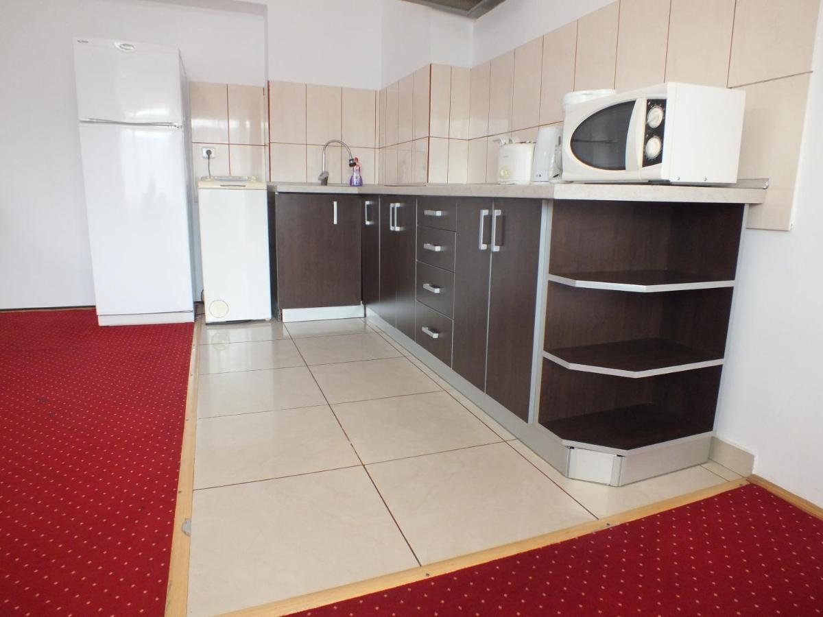 Alba Iulia Square - Apartments And Studios Букурещ Екстериор снимка