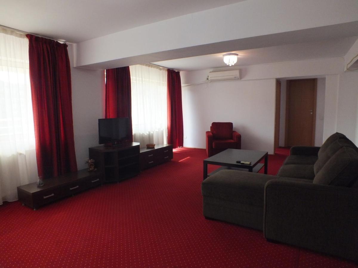 Alba Iulia Square - Apartments And Studios Букурещ Екстериор снимка